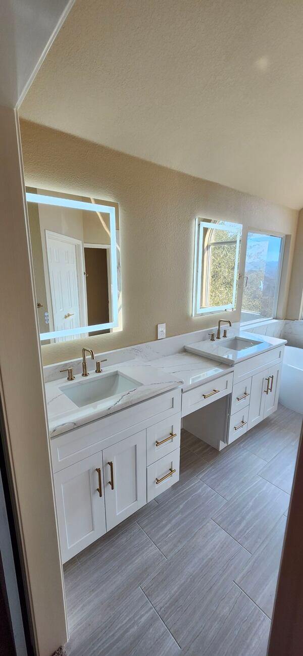 san-antonio-bath-remodel-white-vanity